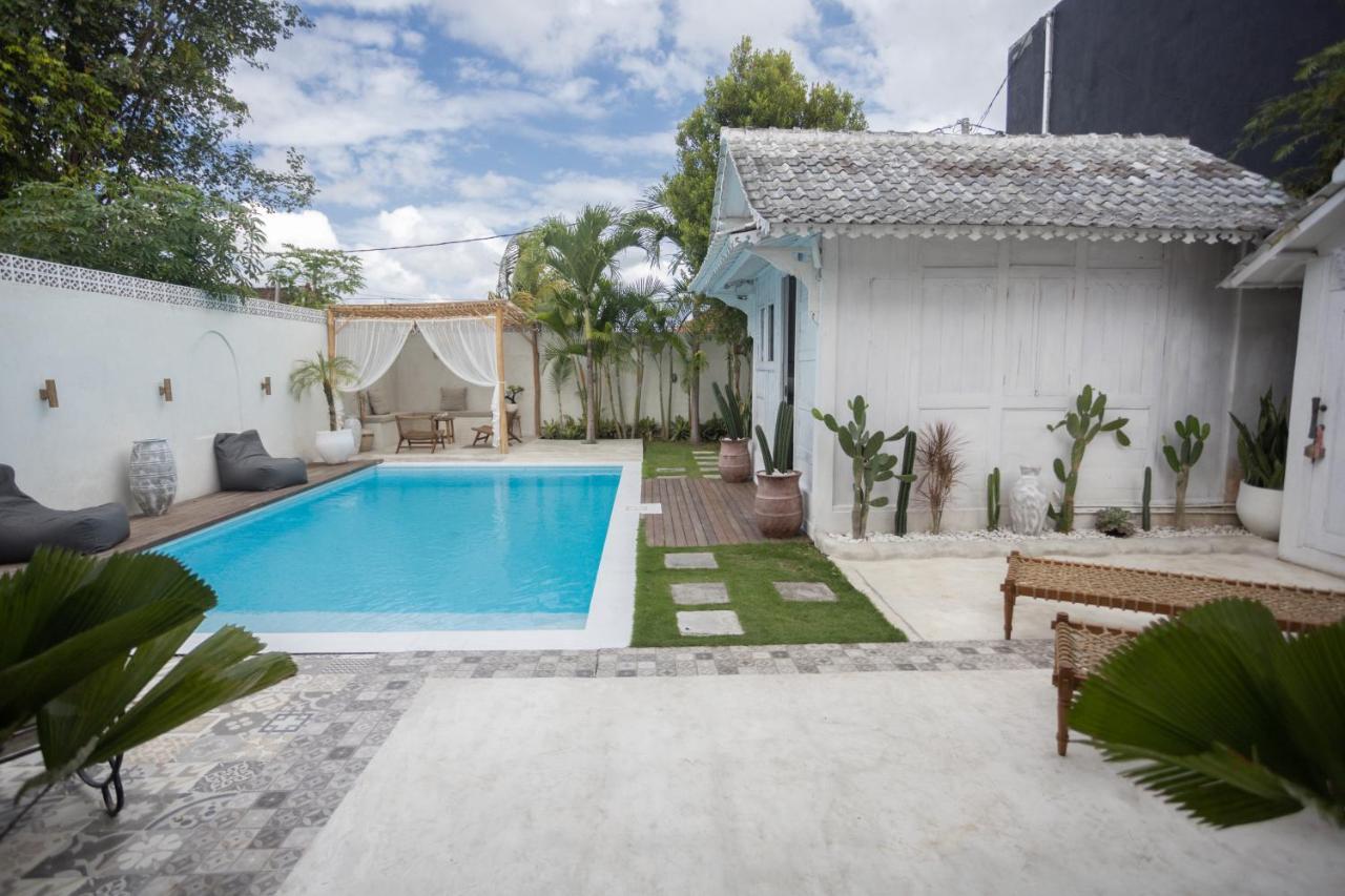 Gypsy Moon Bali Hostel Canggu  Exterior photo