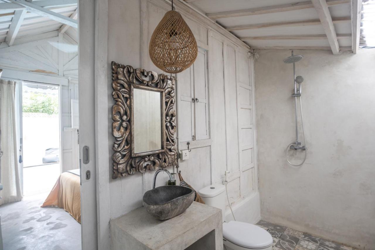 Gypsy Moon Bali Hostel Canggu  Exterior photo